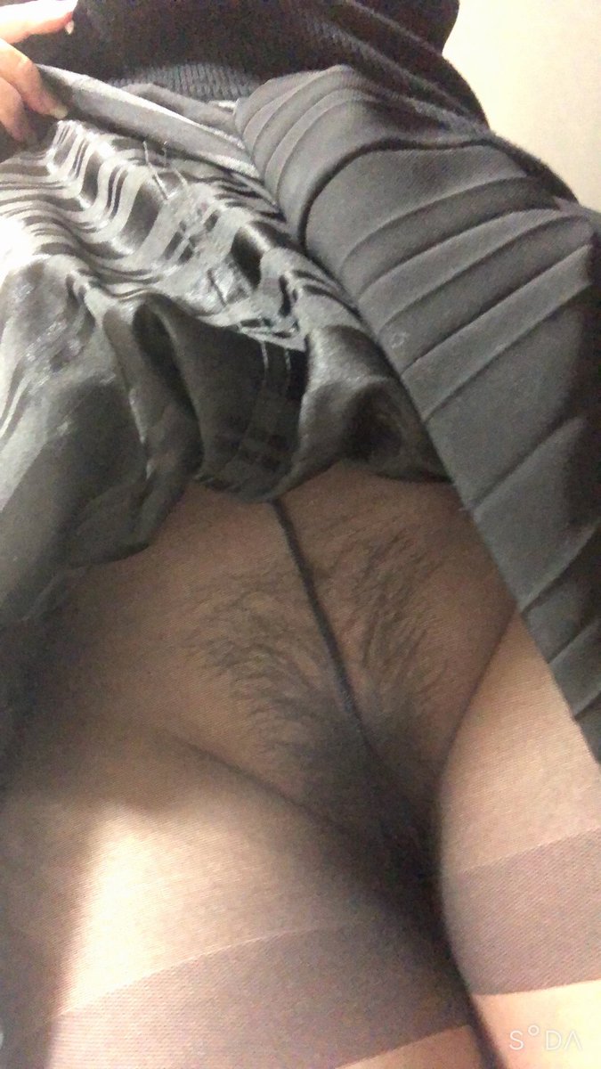 km_pantyhose's tweet photo. 明日には剃毛するよ🥺 https://t.co/teRL29ihrQ