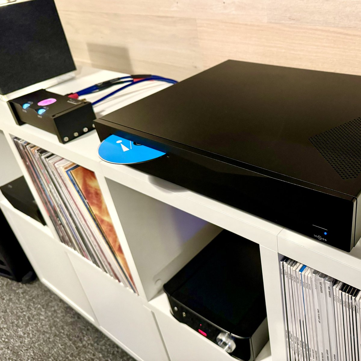 vinylgrooveaud's tweet photo. Testing a wonderful Innuos #zenmk3 #musicserver ahead of Sunday’s planned install into a Naim Audio #newclassic system consisting of #nsc222, #npx300 and #nap250 driving a pair of Acoustic Energy #corinium loudspeakers….and yes this complete system sounds sublime 🔥🎶👏🙂❤️👌 https://t.co/SBQ7oaDZ7j