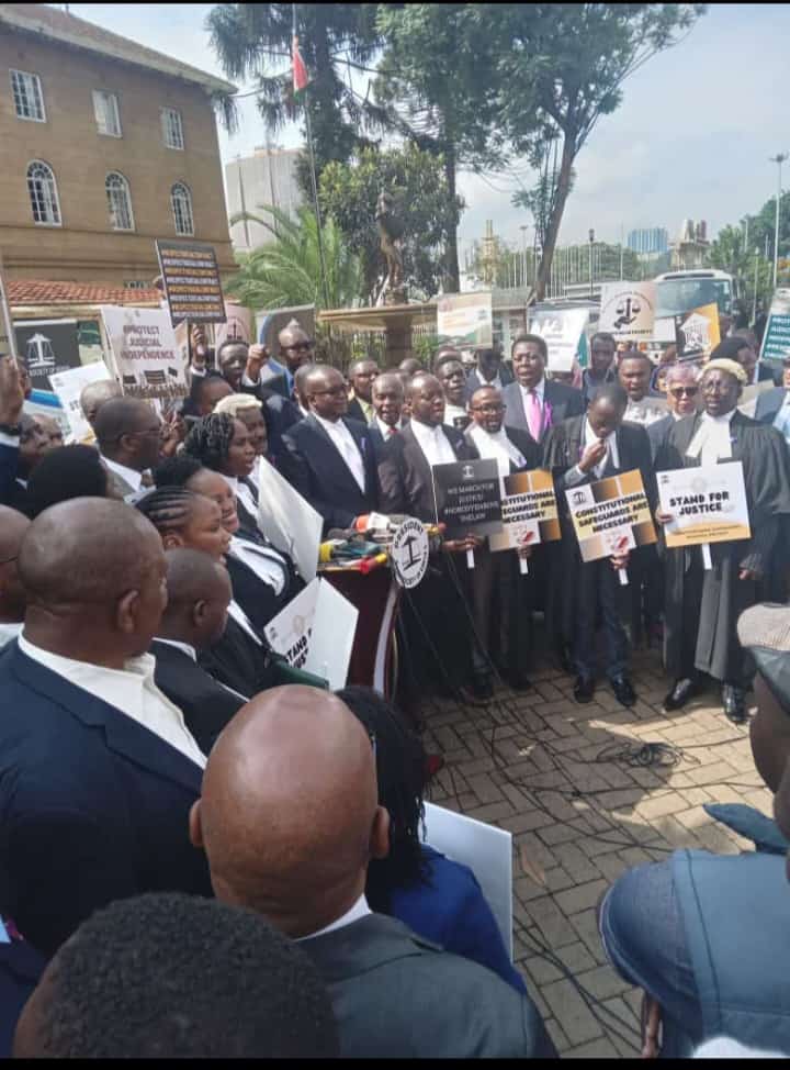 JosephAyumba's tweet photo. Today I joined @LawSocietyofKe and my seniors to uphold the sacrosanct nature of our Constitution. The Constitution is not a mere piece of paper.
#ConstitutionalSafeguards https://t.co/NReVeaOlLP