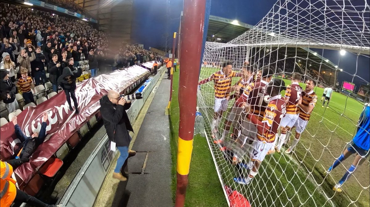 📷⚽️ Yesterday marked 10 years since my first game as club photographer <a href="/officialbantams/">Bradford City AFC</a>  

Hanson scored within a minute….. don’t think I was quite ready for it 🫣

500+ games later with a lot less hair,  I like to think I’ve got the hang of it. 

#BCAFC
