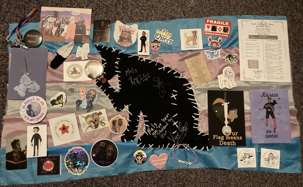 gallifreystede's tweet photo. I am a queer neurodivergent enby who often felt out of place and hopeless about their future. But #OurFlagMeansDeath gave me just that: Hope and a place where I belong!
It showed me that it is never too late to live your true self and find happiness! 🦄🏴‍☠️
#SaveOFMD #RenewAsACrew https://t.co/Bz7JOUy9HP