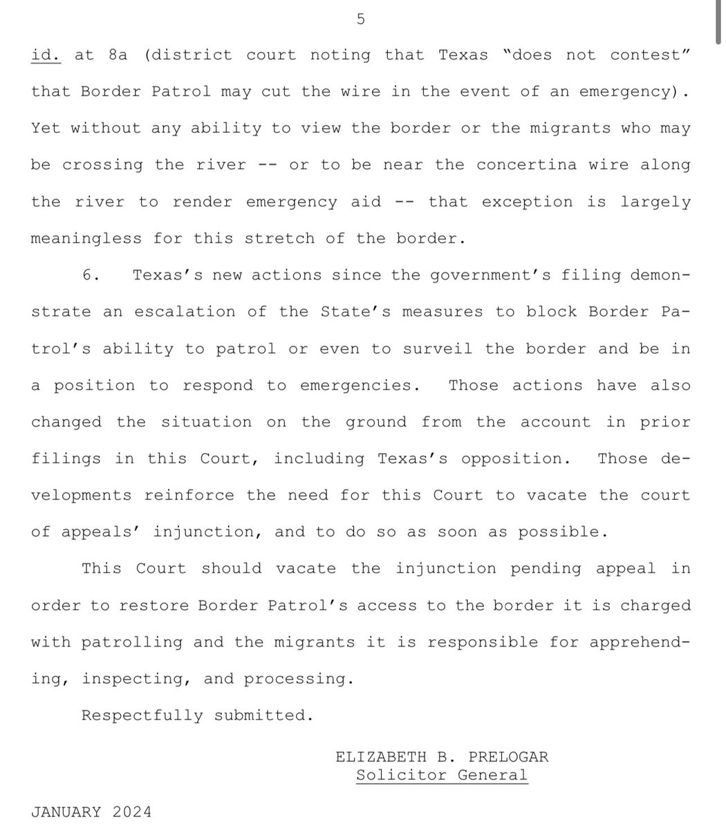 steve_vladeck's tweet photo. An overnight filing by DOJ at #SCOTUS in the concertina wire case lays out Texas’s rather stunning escalation of its efforts to interfere with federal immigration authorities along the US-Mexico border.
Whatever you think of current policy, this is nuts:
https://t.co/CgWy3mtMBv https://t.co/JPjpqTdtoC