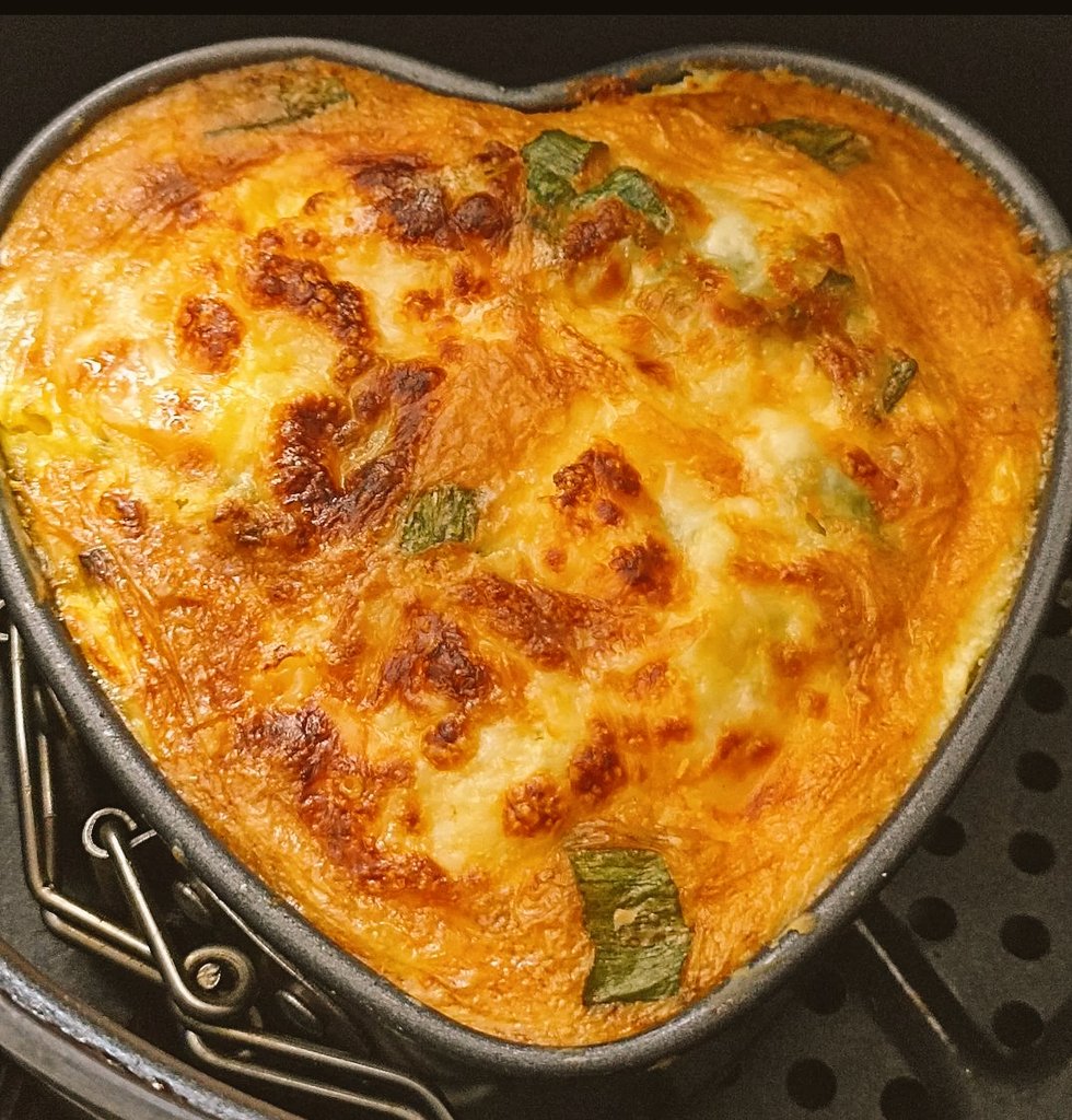 evevasquez77's tweet photo. A quien no le gustaría desayunar un corazón de Chucho? De  #pasteldechucho hecho con todo el ❤️ y sabor Riocaribero, con la receta ancestral más saludable y llena de la mejor proteína, el pescado.  Para pedidos llamar al 04129905714 #cazon #chucho #comidaempacada #listaparacomer https://t.co/1Hc2mgjvga
