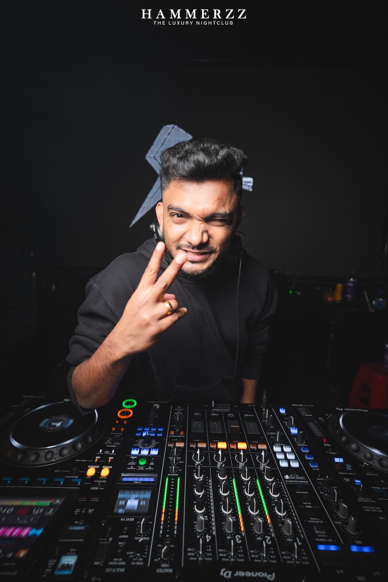 djsahilnrg's tweet photo. Spin the wheel of life and turn ordinary moments into extraordinary celebrations⚡
#djsahilnrg
@hammerzznightclub
📸: @_melchy_p.h.y
#nightout #nightlife #dj #djlife #djsahil #club #luxury #luxurylifestyle #liesure #party #goanightlife #lifestyle #music #partytime #groove https://t.co/PEpat28kRY