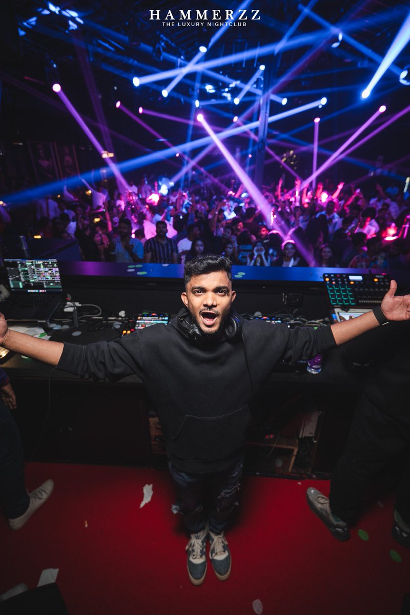 djsahilnrg's tweet photo. Spin the wheel of life and turn ordinary moments into extraordinary celebrations⚡
#djsahilnrg
@hammerzznightclub
📸: @_melchy_p.h.y
#nightout #nightlife #dj #djlife #djsahil #club #luxury #luxurylifestyle #liesure #party #goanightlife #lifestyle #music #partytime #groove https://t.co/PEpat28kRY