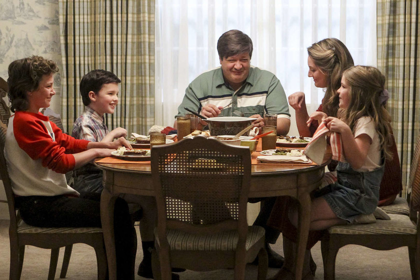 UnaRomanos's tweet photo. 7 - #YoungSheldon  2017 🇺🇸 
Temporada - 1 - 22 episodios. 7/10.
#spin_off #comedia #ciencia 
#Netflix

Creador/es:
#ChuckLorre
#StevenMolaro

Act:
#IainArmitage (Sheldon)
#ZoePerry
#LanceBarber
#MontanaJordan
#RaeganRevord
#AnniePotts

Divertida pero podría dar más de sí. https://t.co/9yvCIU8hZw