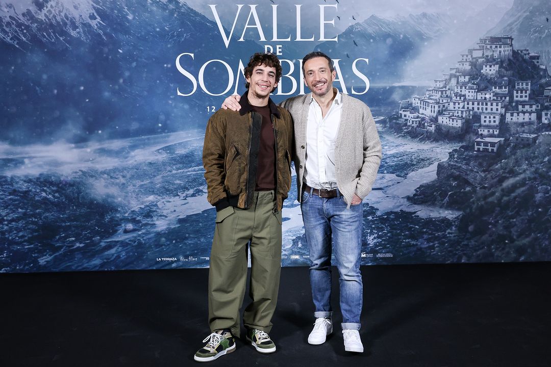 IkiruFilms_'s tweet photo. ¡Así ha sido la presentación de #ValleDeSombras esta mañana en Madrid! 🎬 La nueva película de #SalvadorCalvo protagonizada por #MiguelHerrán, #AlexandraMasangkay, #SusanaAbaitua e #IvanRenedo. ¡12 de enero estreno en cines!
.
#ikirufilms https://t.co/Hda4kbNwgA