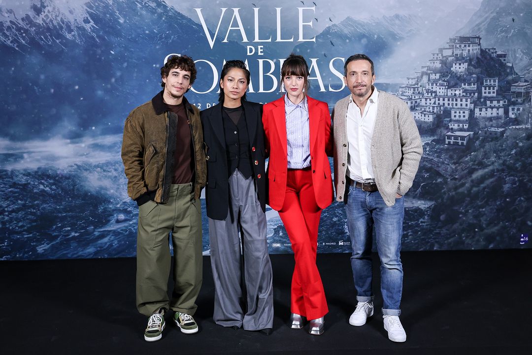 IkiruFilms_'s tweet photo. ¡Así ha sido la presentación de #ValleDeSombras esta mañana en Madrid! 🎬 La nueva película de #SalvadorCalvo protagonizada por #MiguelHerrán, #AlexandraMasangkay, #SusanaAbaitua e #IvanRenedo. ¡12 de enero estreno en cines!
.
#ikirufilms https://t.co/Hda4kbNwgA