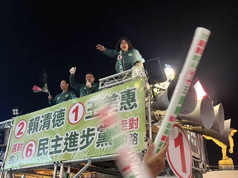 lodur46's tweet photo. 嘉義圓環對決 https://t.co/uHvp9pswkY
