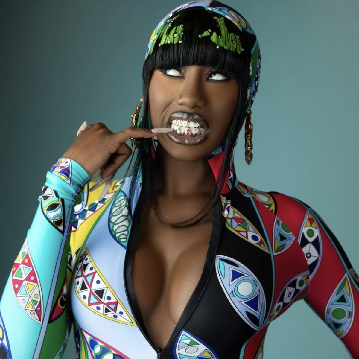 PopCrave's tweet photo. .@_FloMilli's “Never Lose Me” on the Billboard charts currently:

• #12 on Hot Rap Songs
• #15 on Hot R&amp;B/Hip-Hop Songs
• #47 on the Hot 100 https://t.co/FUqyhsx3dR