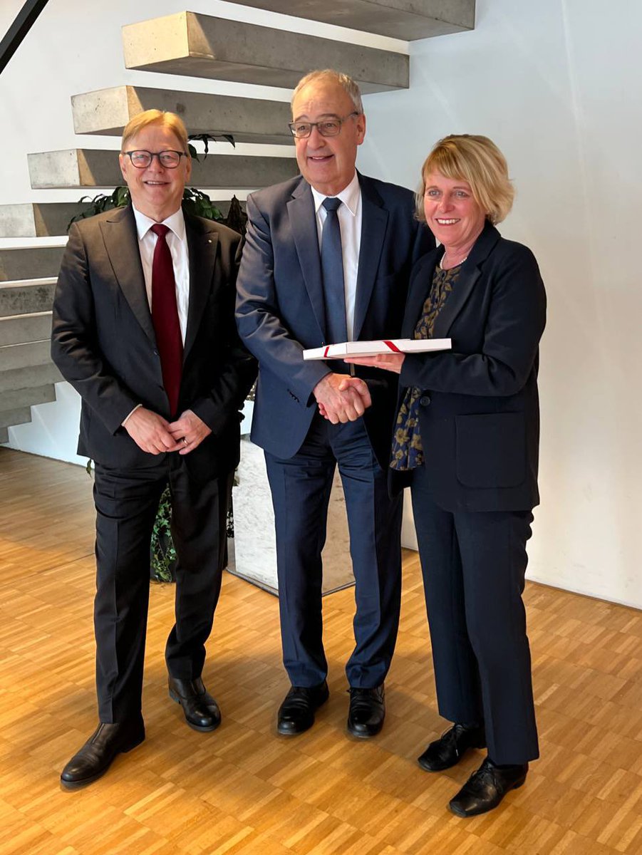 Guy Parmelin tweet media