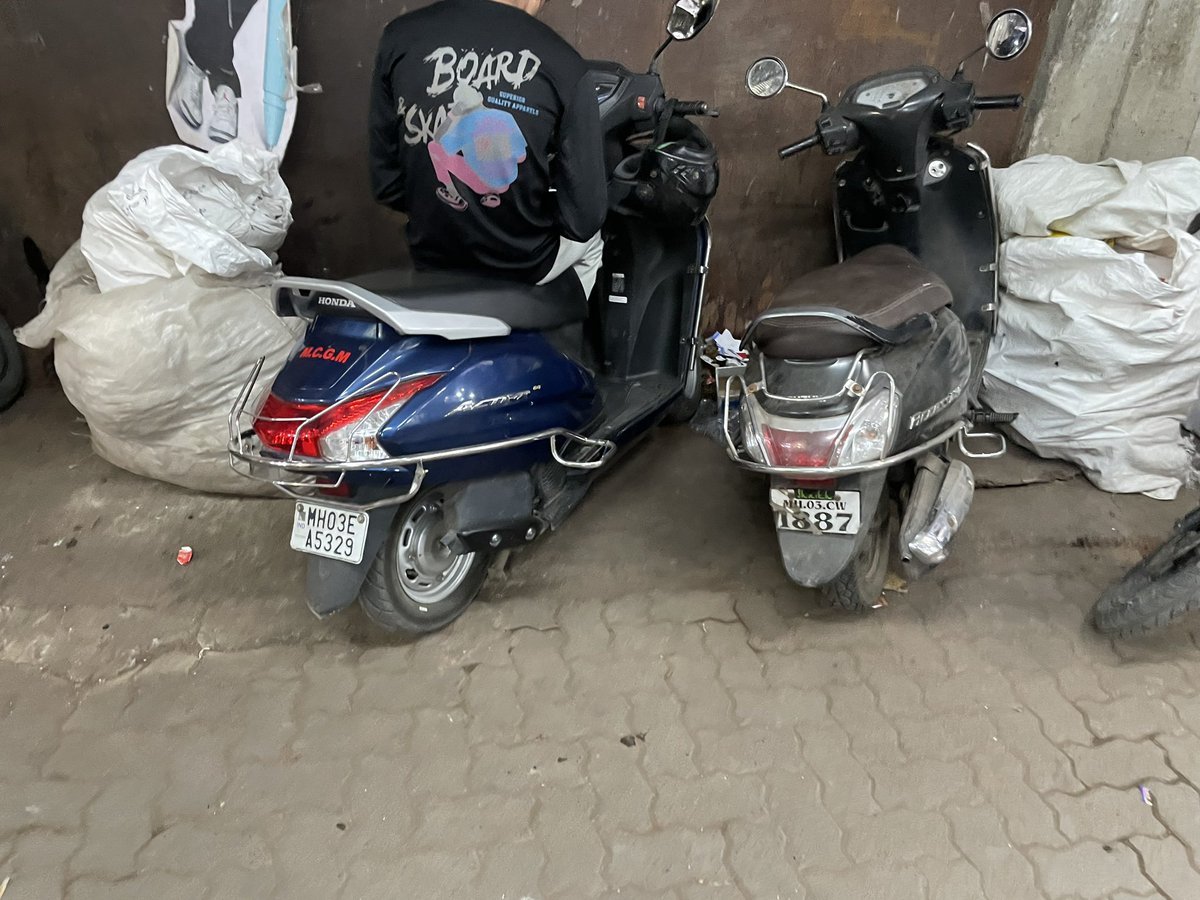 Shamroz7794's tweet photo. @MTPHereToHelp bikes parked on no parking zone
Haryana wala lane station road Kurla West https://t.co/7odGitf2FA