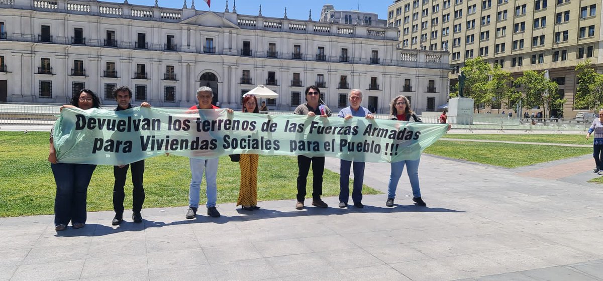 Ayer nuestro Comité de Vivienda Por un Santiago Multicolor a través de la Coordinadora Recuperación Terrenos FFAA, nos reunimos con <a href="/EquipoPascual/">Equipo de Senadora Claudia Pascual Grau 💚💜✊🏻</a>.
La lucha por terminar con los privilegios de unos pocos no para.
Muchas gracias <a href="/Claupascualgrau/">Claudia Pascual Grau</a> por el apoyo !!!