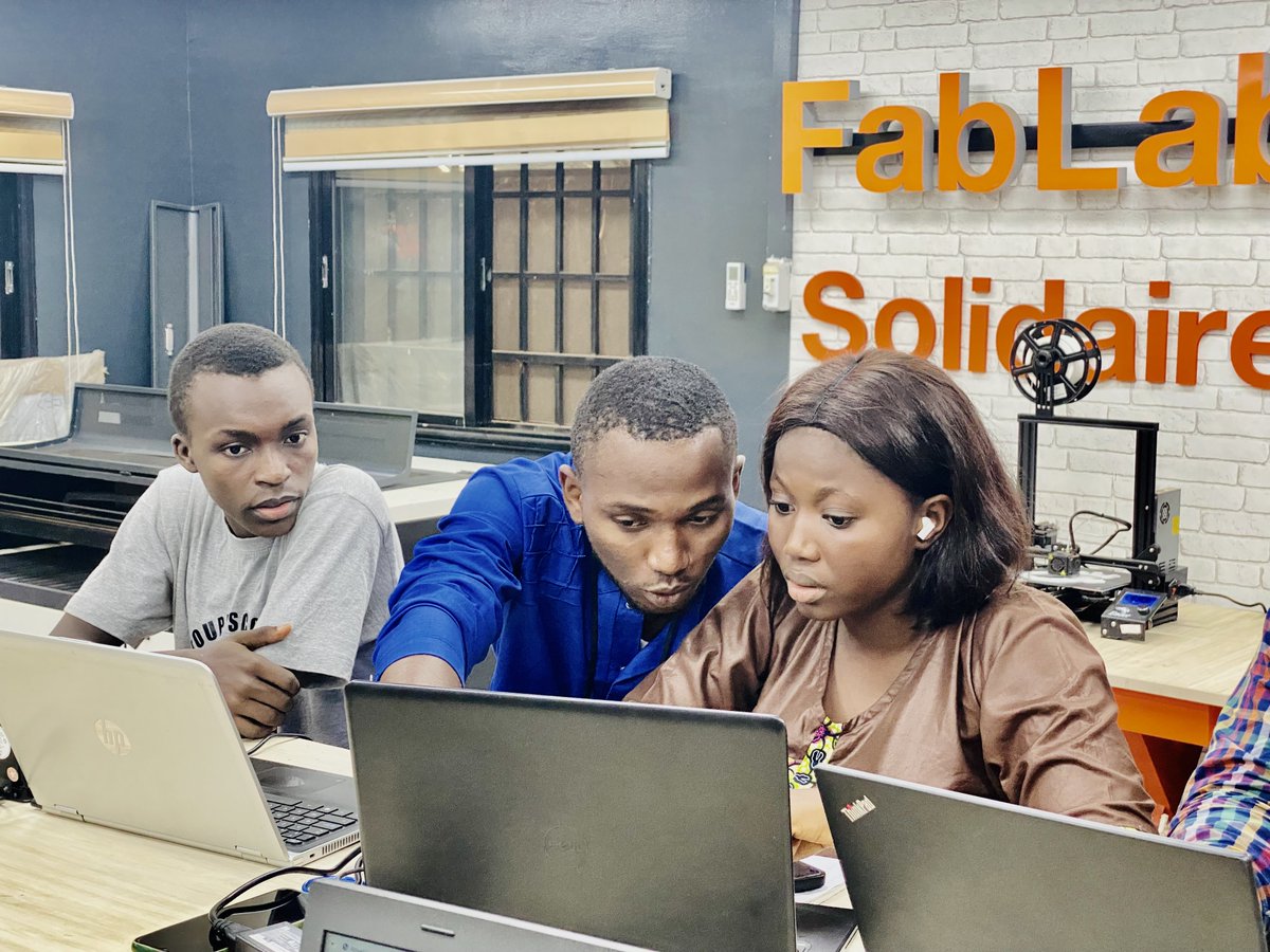 orangeguinee_gn's tweet photo. 🚀Nos apprenants sont plongés dans l'action ! 🛠️ Aujourd'hui, ils mettent en pratique leurs compétences avec un test de connectivité réseau via la carte Arduino, explorant l'architecture MQTT au fablab solidaire de l'ODC.
#Formationencours #ODC #Arduino #IoT #InternetDesObjets https://t.co/sYvAhtBQy1