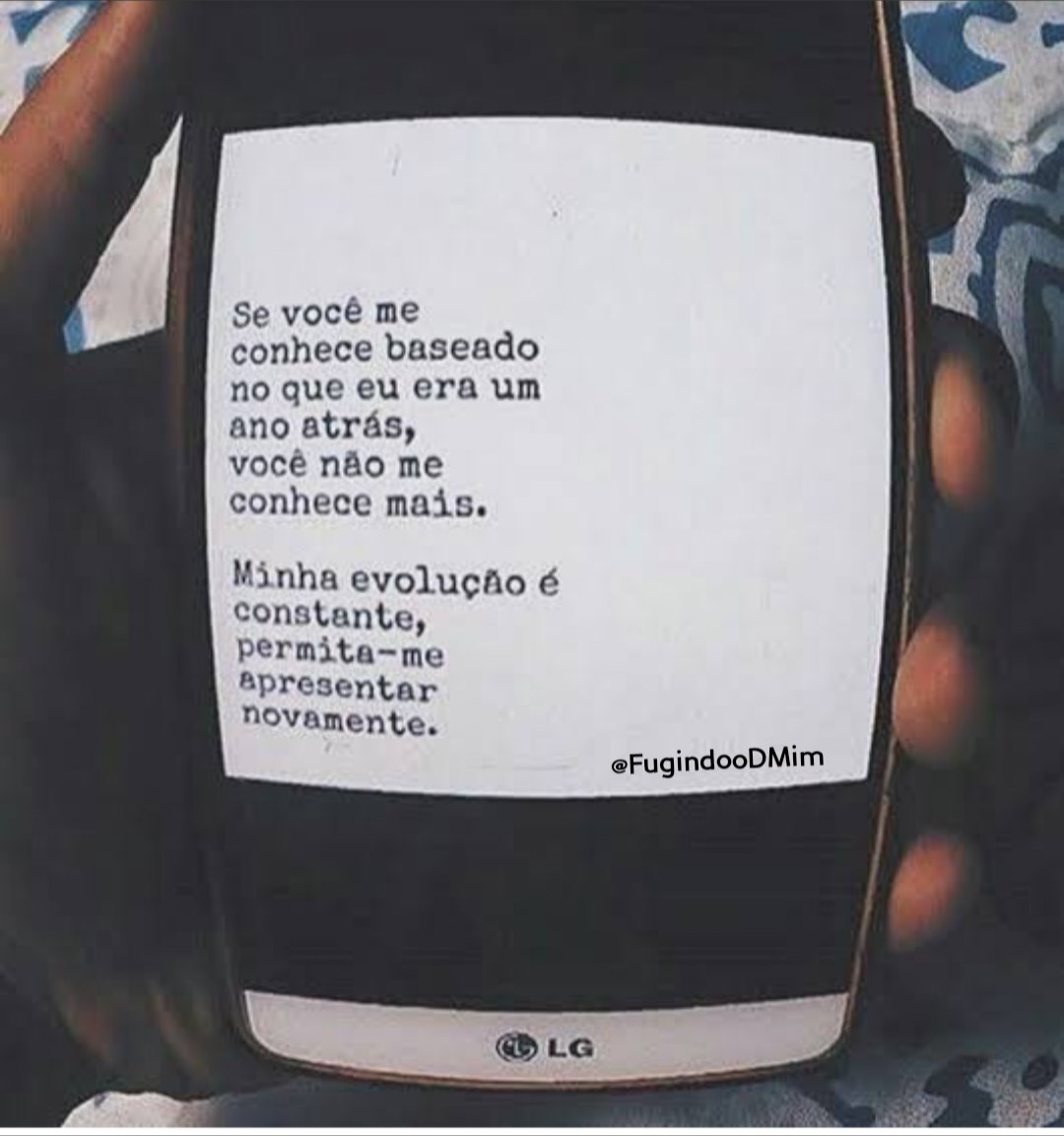 Às vezes pareço comum,às vezes singular.Sou bem assim: Metamorfose