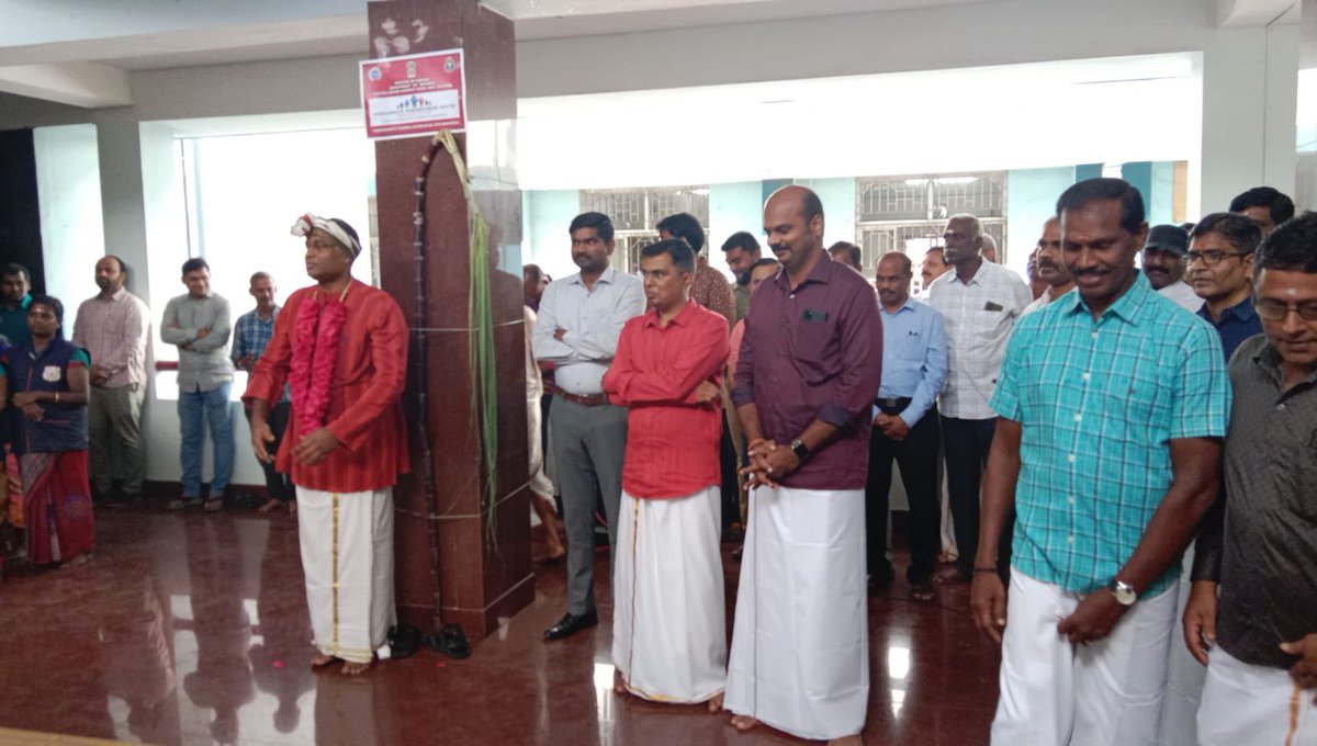 suryaolly's tweet photo. Today the officers &amp; staff of Tuticorin Custom House celebrated Pongal with great enthusiasm and fervour. The celebration was led by Shri.Vikas Nair, IRS, Commissioner of Customs, Tuticorin. https://t.co/ZrMJJX4ut0