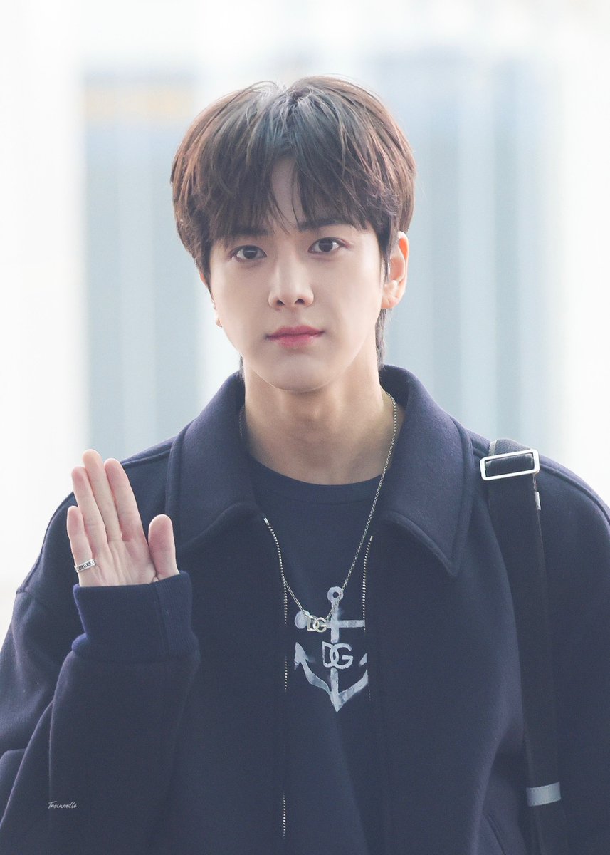 240111 빠빠 👋

#THEBOYZ #YOUNGHOON
#더보이즈 #영훈
#SONGDOZforMFW #DGxYOUNGHOON