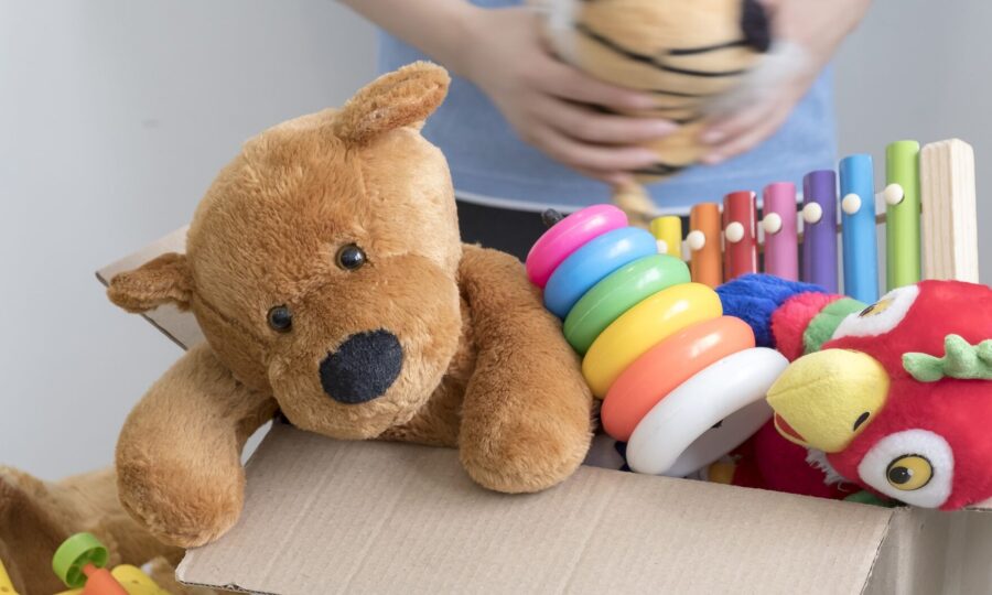 Are your cupboards overflowing with toys? @IslingtonBC has partnered with local charity @theTOYprojectuk to run a donation drive from 2–31 January. Donations will be passed on to local families and children’s centres. Find out where you can donate: orlo.uk/kBPmF