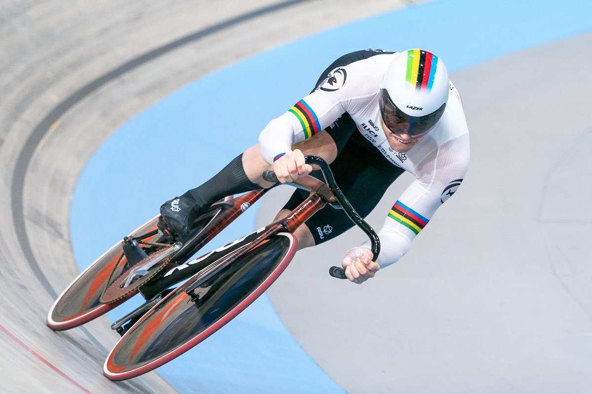 EK Baanwielrennen - dag 3 en ik heb alweer een prachtige foto van de wereldkampioen sprint ....