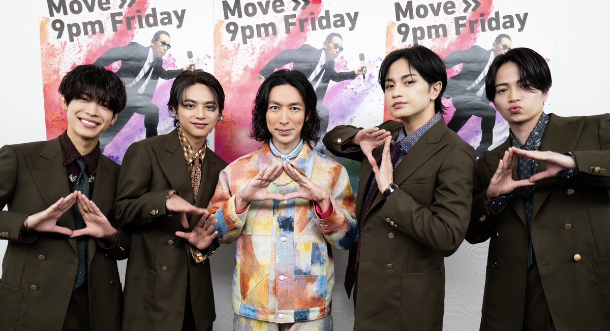 TAKAHIRO_UENO_'s tweet photo. 本日放送された #Mステ の特別企画
【最強パフォーマンス2023ベスト30】
の中で10位に選出いただきました。

ディズニーコラボ「星に願いを」
SexyZone×TAKAHIRO

私TAKAHIROはSexyZoneさんの歌に合わせてパフォーマンスをしました。

自分が一人にならないように、メンバーの皆さんが沢山話しかけて下さったのが優しくて嬉しかったです:)

#ディズニー
#Mステ最強ソング

　　　　　　　　　　　TAKAHIRO(上野隆博)