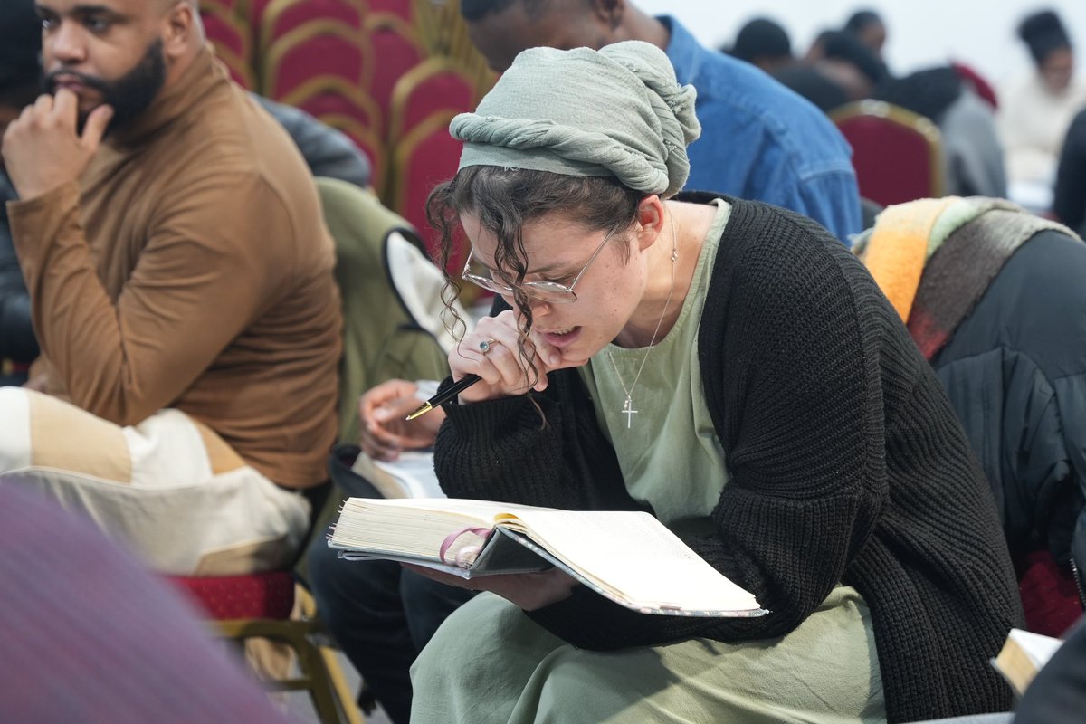 Psalm 119:105 ~ 

“Your word is a light to my feet and a lamp to my path” 🕊️

Join us tonight from 7pm for Bible Studies 📖

A time of togetherness in Christ, through His word ✨

📍9-11 Cottage Green SE5 7ST