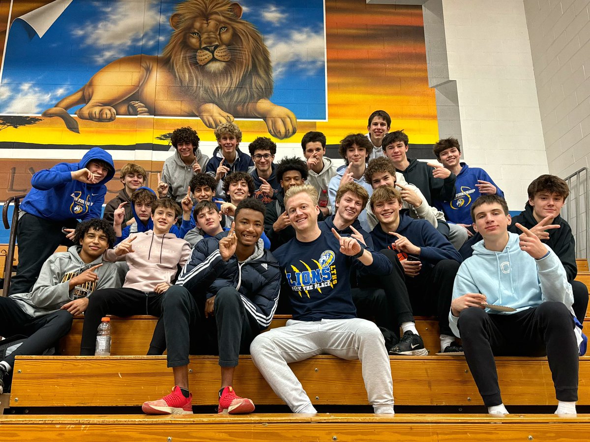 MrJansen7's tweet photo. Our freshman squad had a great time watching the Special Olympics Pack the Place game! Even better when they announced tomorrow will be a Snow day at halftime! @LTHS_D204 @jltyrrell8 @LTHS_Athletics https://t.co/lYwX8VXBAD