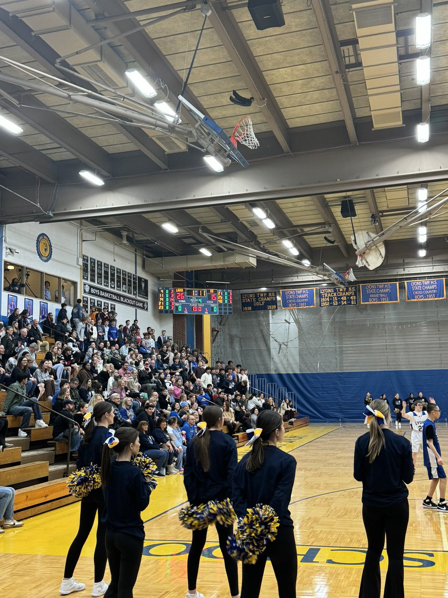 MrJansen7's tweet photo. Our freshman squad had a great time watching the Special Olympics Pack the Place game! Even better when they announced tomorrow will be a Snow day at halftime! @LTHS_D204 @jltyrrell8 @LTHS_Athletics https://t.co/lYwX8VXBAD