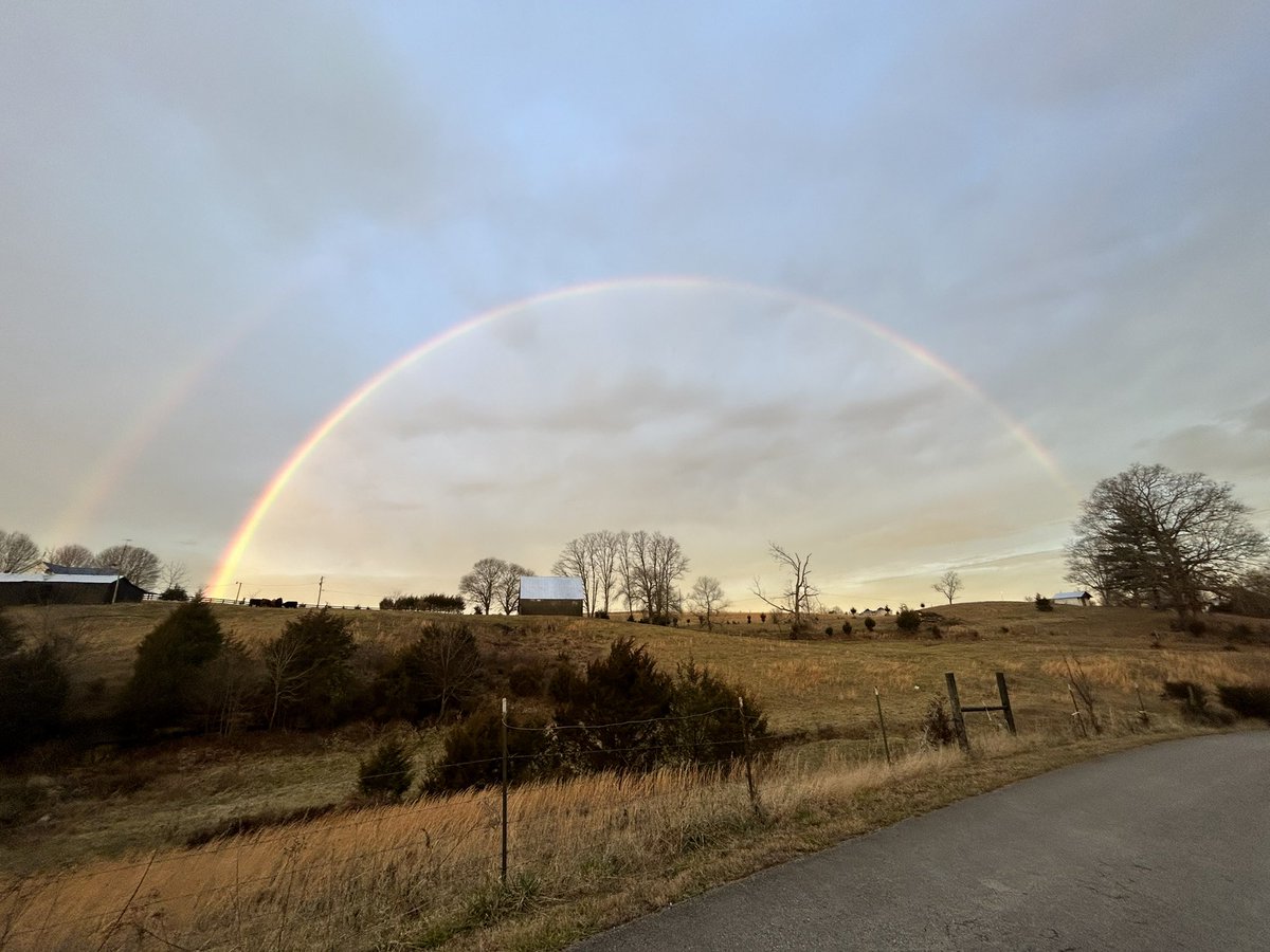 jerbullockUK's tweet photo. @Kentuckyweather Somerset,KY https://t.co/WsQDhtRwNQ