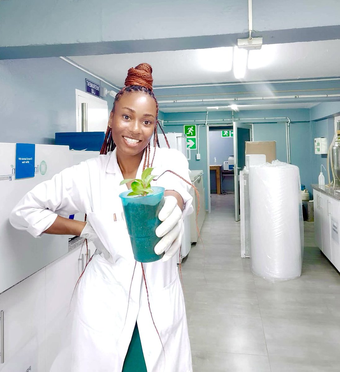 NdjokoKarine's tweet photo. Mes photos 2023
C’est certain, #BEBUC contribue à bâtir le pays ds les domaines #STEM clefs. 
8 provinces #RDC 
@Univ_Kikwit 
@MerveilleKisepa Ingénieure agronome. 
MSc UKwaZulu-Natal
Projets @UEenRDC #JICA 
‘Chaq. fois une femme se met debout, elle le fait pr ttes les femmes’ MA https://t.co/xWyDjR23Zm