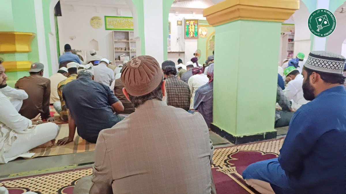 syedsulaiman92's tweet photo. Sadr-e-Majlis Barrister Asaduddin Owaisi today offered Friday prayers at Masjid-e-Baghdadi in Zaheerabad, Telangana.
#AIMIM #AsaduddinOwaisi #namazejuma #zaheerabad #Telangana #LatestPictures #fridaypicture #virals #Friday @aimim_national @asadowaisi https://t.co/M3srzS0Fm0