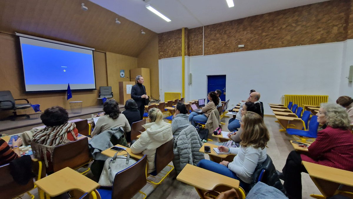 cprdemerida's tweet photo. El Cpr Mérida participando en formación #ErasmusPlus en el @cprcaceres de la mano de Andres Ajo, experto en internacionalización. #ErasmusCprInclusion
@InnovacionForm
@sepiegob @UpeBadajoz https://t.co/XmBYdJH7Tc
