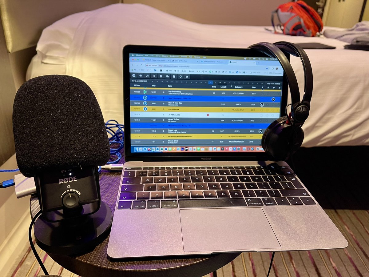 kingjasonantony's tweet image. Creating radio magic in the airport hotel #voicetracking #slowwifi #radio @rodemics @playoutone