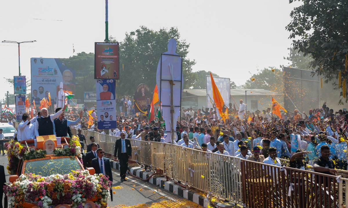 narendramodi's tweet photo. नाशिकच्या लोकांनी माझे प्रेमाने स्वागत केले, त्याबद्दल  मी त्यांचे आभार मानतो. https://t.co/RRdhAXHObB