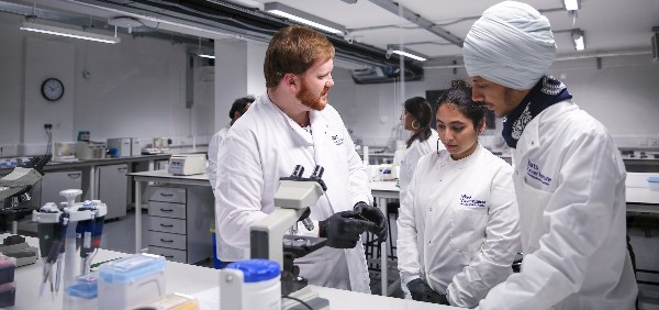 Barts and The London, Queen Mary (@qmulbartsthelon) on Twitter photo If you’re a medical, dental or veterinary student interested in intercalating this year, we have a wide choice of degrees incl 9 iBScs from Biomedical Engineering to Sports & Exercise Medicine, 20+ MScs & our MB PhD degree. Deadline Thurs 1 Feb (12 noon). qmul.ac.uk/fmd/study/unde… If you’re a medical, dental or veterinary student interested in intercalating this year, we have a wide choice of degrees incl 9 iBScs from Biomedical Engineering to Sports & Exercise Medicine, 20+ MScs & our MB PhD degree. Deadline Thurs 1 Feb (12 noon). qmul.ac.uk/fmd/study/unde…