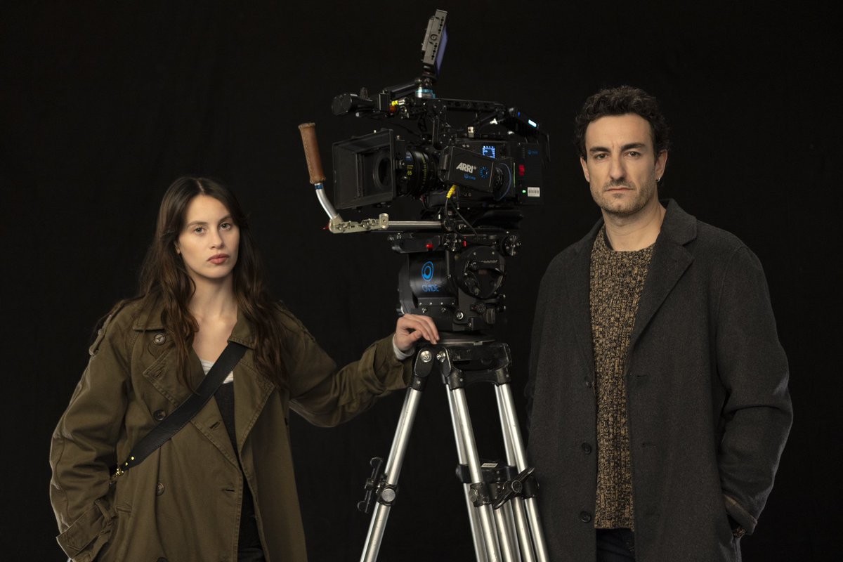 JavierCordura's tweet photo. Pues… ¡COMENZAMOS RODAJE de El Juego del Alma de la mano de @netflix y @Atipicafilms! 
La segunda temporada de #LaChicaDeNieve arranca el rodaje entre Málaga y Madrid y suma a esta segunda temporada un elenco de ensueño. https://t.co/7Sun4cjqtm