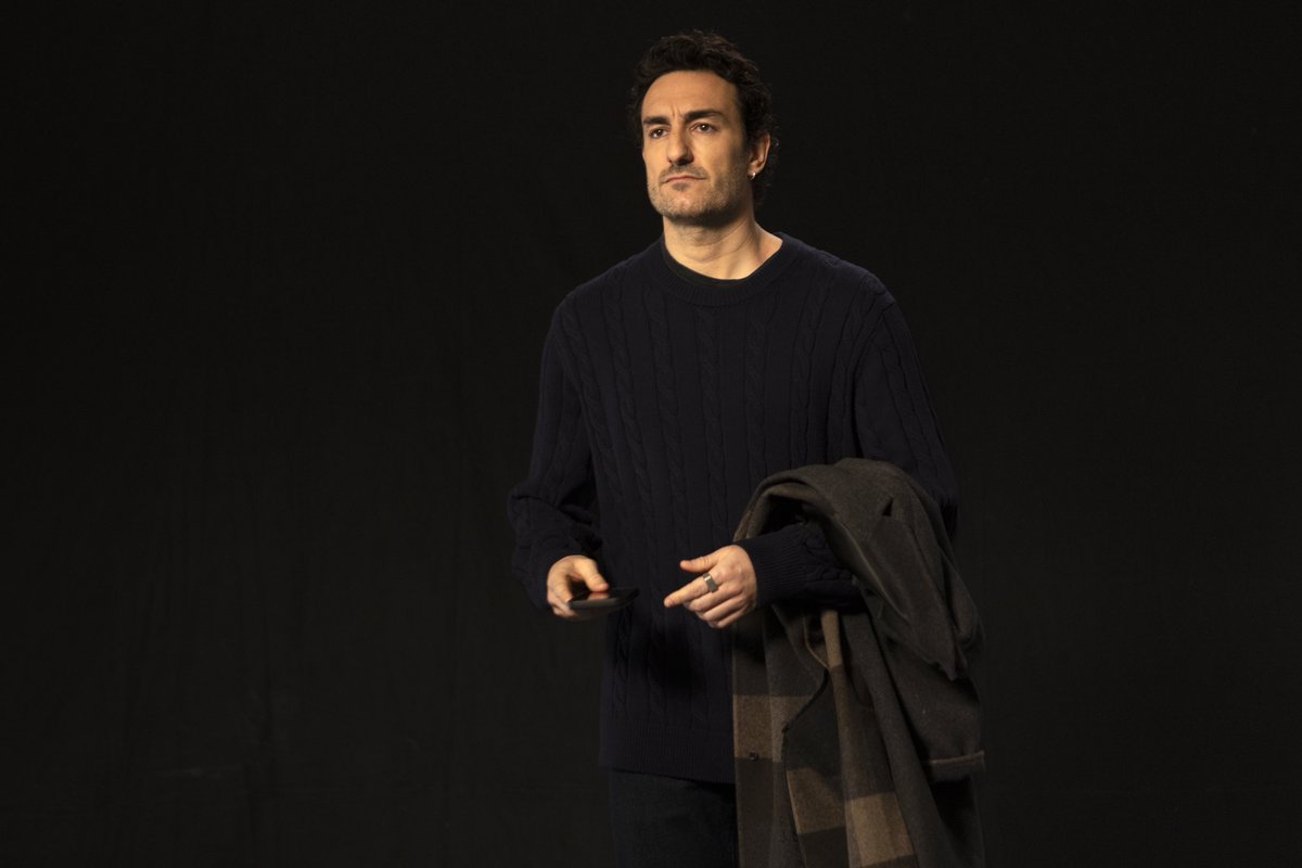 JavierCordura's tweet photo. Pues… ¡COMENZAMOS RODAJE de El Juego del Alma de la mano de @netflix y @Atipicafilms! 
La segunda temporada de #LaChicaDeNieve arranca el rodaje entre Málaga y Madrid y suma a esta segunda temporada un elenco de ensueño. https://t.co/7Sun4cjqtm