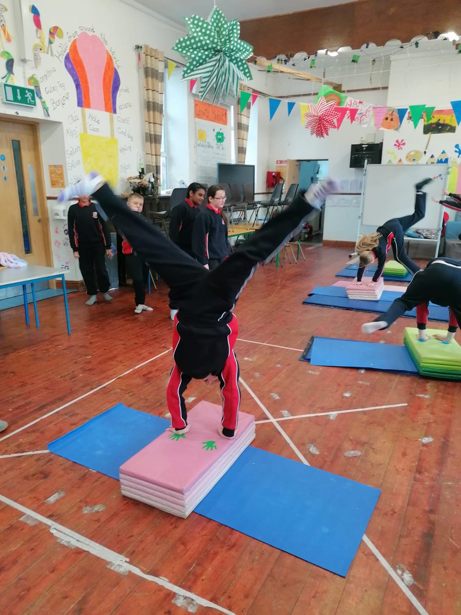 NS_Caherline's tweet photo. Gymnastics with Jane commenced yesterday. The pupils loved these lessons. They learned how to roll, jump, perform head over heels, handstands and cartwheels, make shapes using their bodies and practiced balancing techniques. 🤸‍♂️
Thanks to coach Jane for the wonderful lessons https://t.co/LIoSf9AFGm