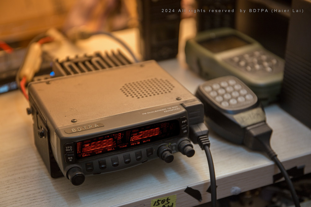 bd7pa's tweet photo. Support U+1.2G, replace the fan. Install it on the backpack rack, remove the original antenna (225-2000MHz) of PRC117G, and install it, just right. KDU is smaller than 117G. With this configuration, it is overall lighter and more convenient. #ham #hamradio #manpackradio #manpack https://t.co/PUl4i1LWnR