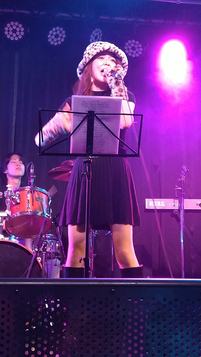 groundtetra's tweet photo. 12月3日 #魅惑シネマ さんワンマンライブ、セッションで初めて #Chamyu さんを見ました🎵
今年、バンド活動を目指しているそうですがどこかのライブで観覧出来る日を楽しみにしています!🎤🎸 https://t.co/hOhCsuQf6v