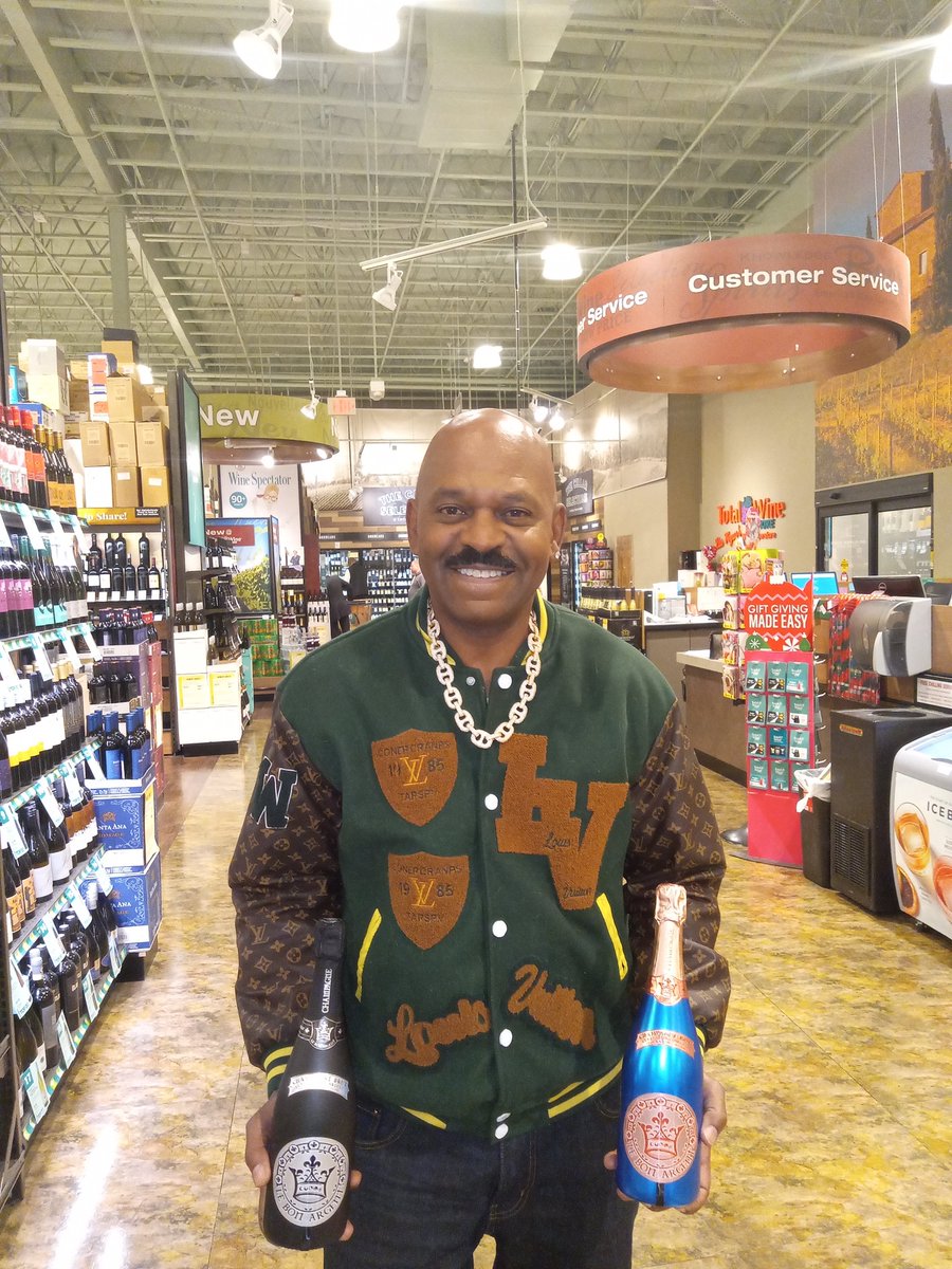 Vegas...Come Meet The Champ! Floyd Mayweather's new Le Bon Argent Champagne &amp; Good Money Whisky debuts at Total Wine. 6885 S. Las Vegas Blvd. RT..., Regional Market Manager for Mayweather is showcasing the brand. Mayweather's bottle signing Jan 13th, 1-2pm. Be There! #mayweather