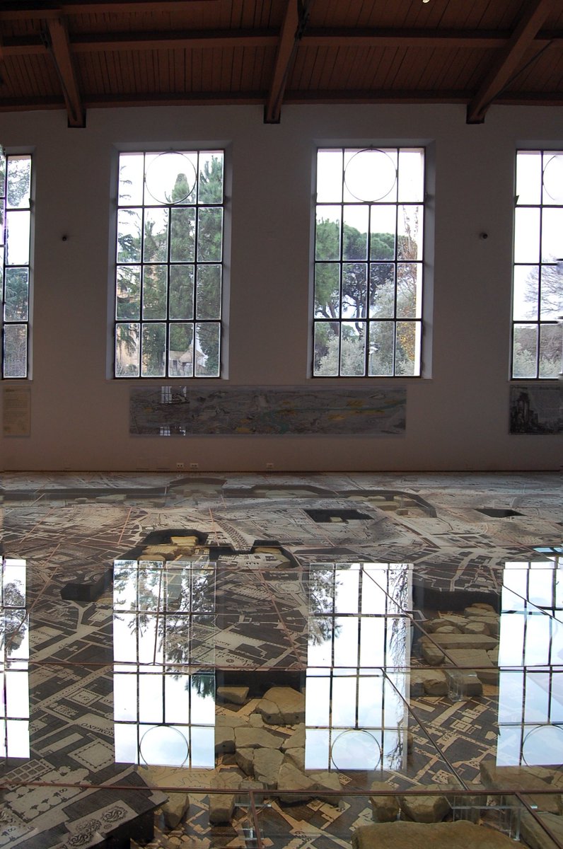 Vespertilia11's tweet photo. Ora custodita nel nuovo Museo della Forma Urbis, all’interno del Parco del Celio. Sul pavimento della sala principale sono collocati i frammenti rimasti, sovrapposti alla Pianta Grande di Giovanni Battista Nolli (1748) #MuseiCivici #MuseiinComune #Roma https://t.co/6ulchNBqO4