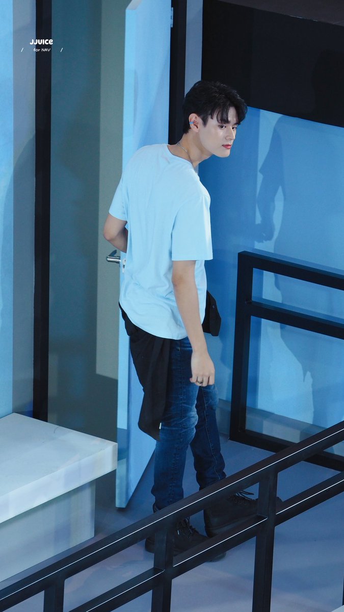 jjuicedays's tweet photo. 230817 📸🧡
NayNaranvik Goodnight 🌟
' จู๊ดไนท์วันศุกร์พินายแบบสีฟ้าาา 🩵'
#NAY_PERSES
#PERSES_TH #PERSES
#AEDenimCrew #FitInStandOut
#AmericanEagleTH https://t.co/ZgQmfuah8x