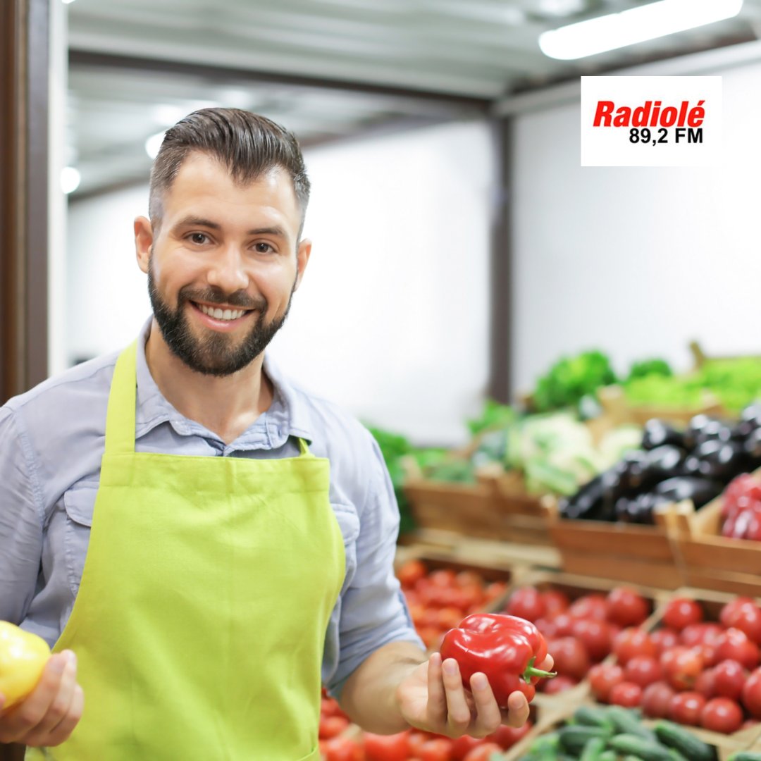 Empresas de la ciudad, escuchen esto! 📻🌆 A través de Radio Lepe, podrán promocionar y dar visibilidad a sus negocios. 📣💼 ¡No dejen pasar esta fantástica oportunidad para llegar a un público más amplio! 🎯👥 ¡Comuníquense con nosotros para destacar en el mercado local!