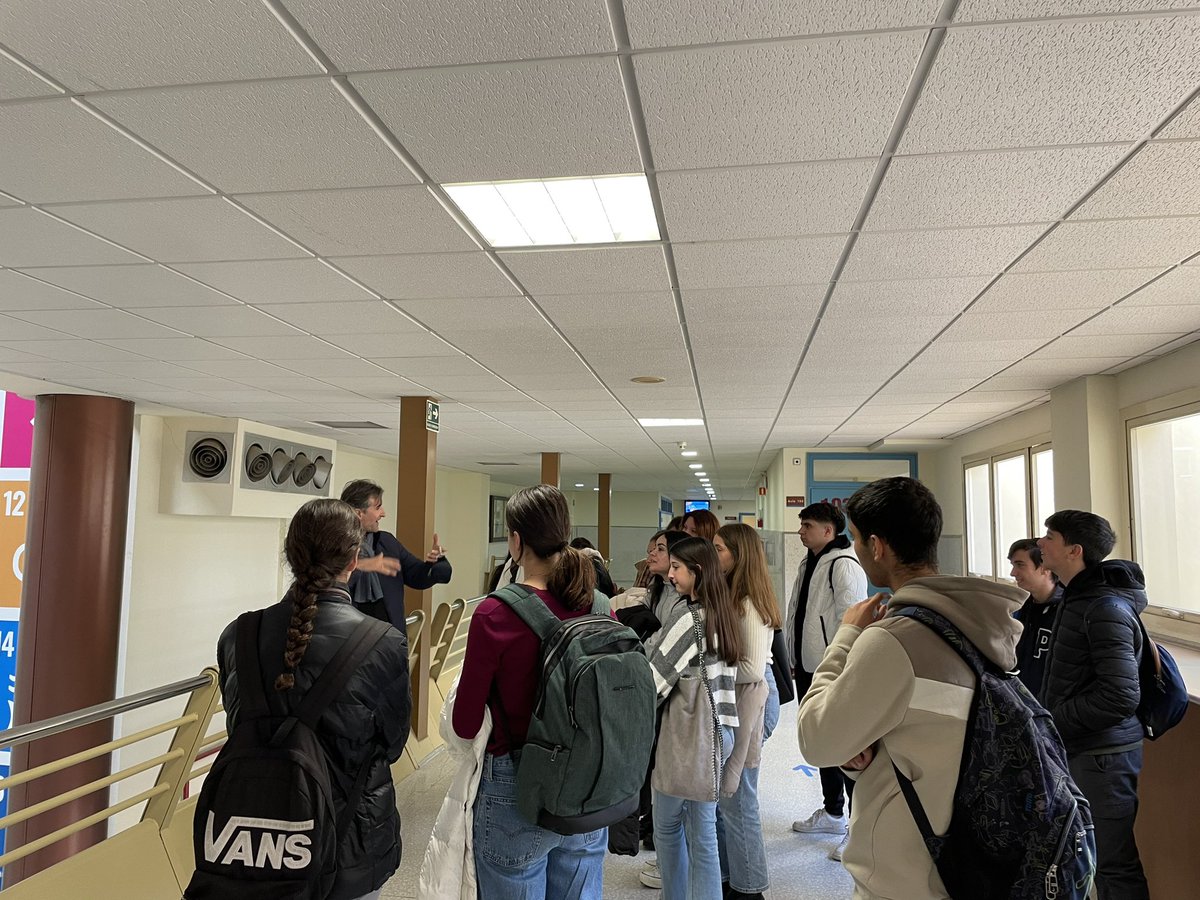 Un año más comienza el proyecto <a href="/JconInv/">Jóvenes con Investig</a> , nuestros alumnos aprenden investigando. Un placer, este curso hablamos de climatización y sostenibilidad en la ETSII  Universidad de Sevilla, con investigadores de nuestra localidad. Proyecto STEM <a href="/scientix_es/">Scientix ES</a>