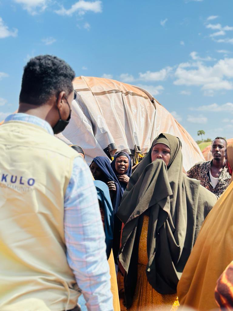 TaakuloSomali's tweet photo. People affected by the crisis had to be reached timely and responded. Taakuĺo team are registering and exercising house to house verification , beneficiary selection flood affected communities in Baidao @PlanGlobal @PlanUK @DutchRelief @NLinSomalia @DutchMFA @SomaliNexus https://t.co/xFWJ3Xx0sg