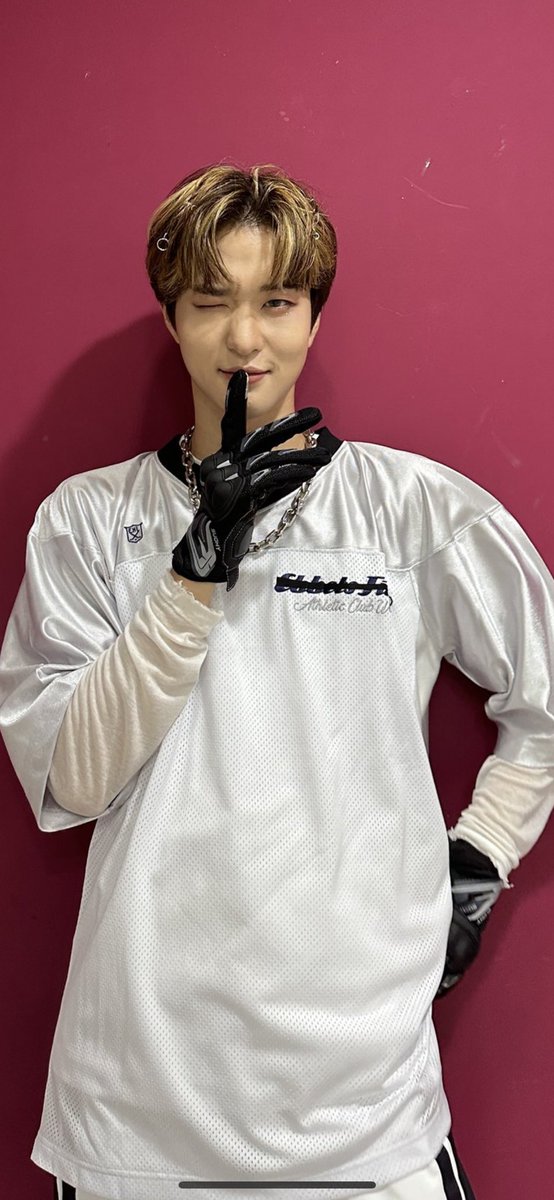 wooseok_mk's tweet photo. ソパンで当時の推しの衣装でウソクが登場したのを見てからどんどん好きになって遠目で見てましたがリリイベで生マスターキーしてもらえたのが忘れられずやっと垢作りました✨とっても大人なオンマlineですが仲よくしていただけたら嬉しいです🥰
#FANTASYBOYS
#FANTASYBOYS好きな人と繋がりたい https://t.co/ZQfE5em0xw