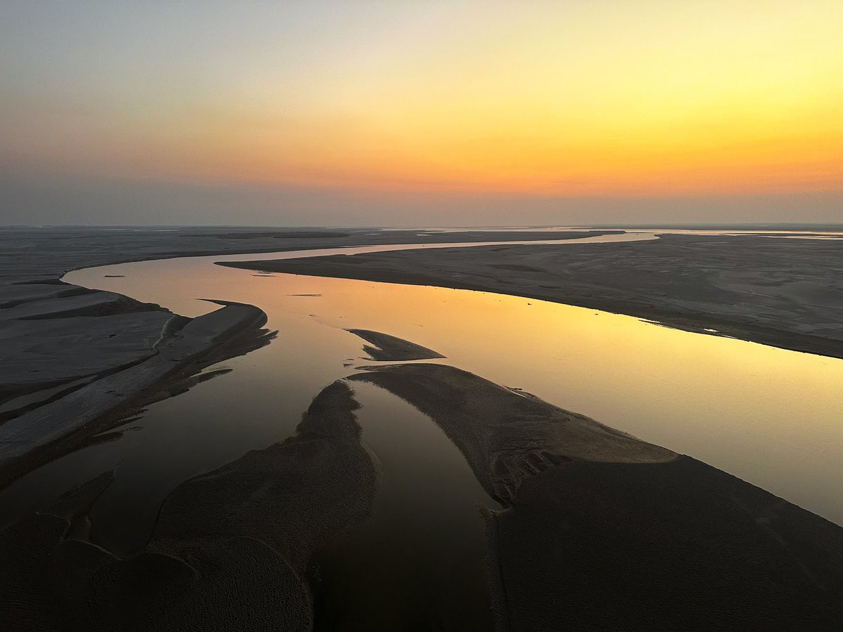 Sunset over the Brahmaputra! #sunset #brahmaputra #assam #rivers #braided #goldenhour #riverscape