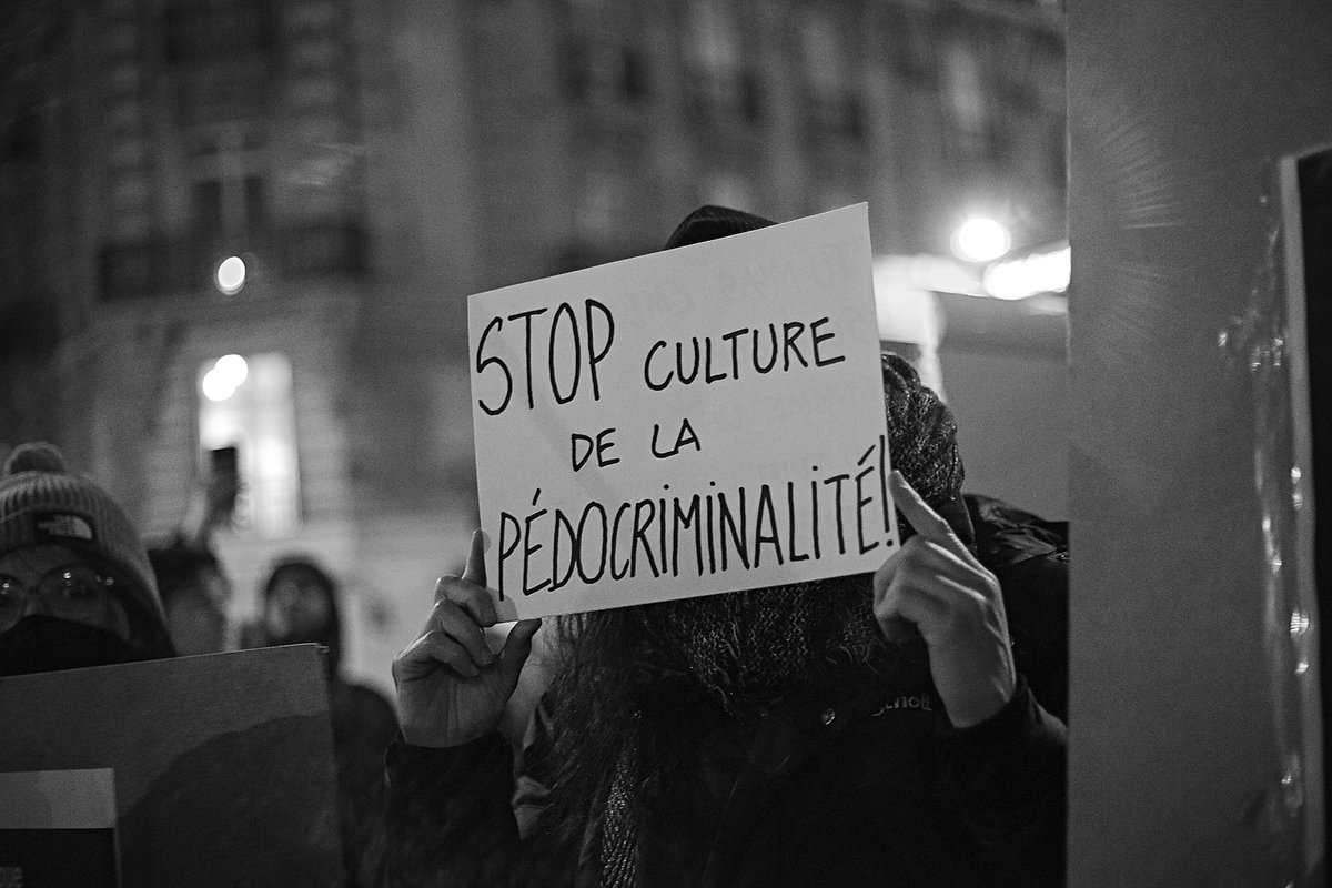 coldroitsfemmes's tweet image. #Depardieu #Impunité #11Janvier Rassemblement Paris @ZahraAgsous photographe