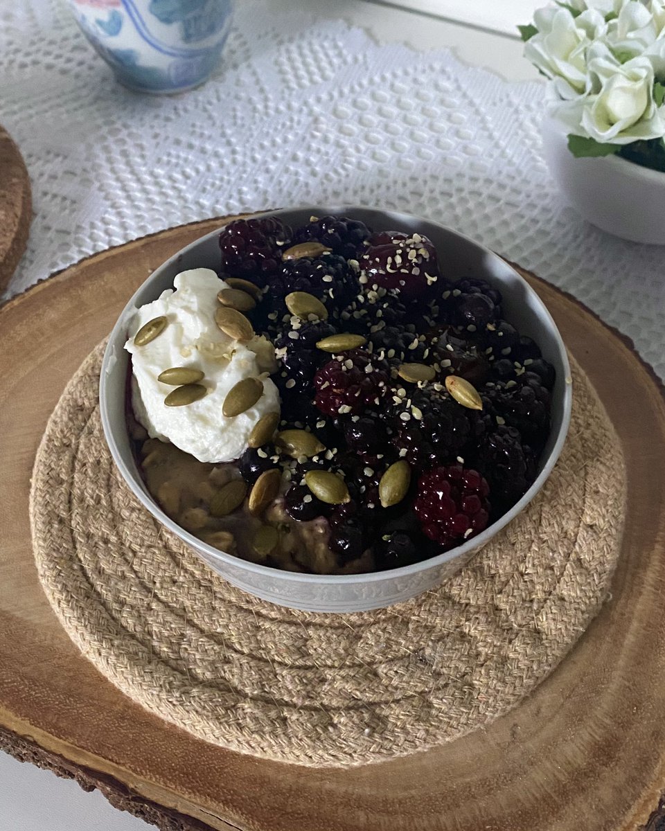 kaleater's tweet photo. overnight oats this morning, for a change https://t.co/UMr651NalK