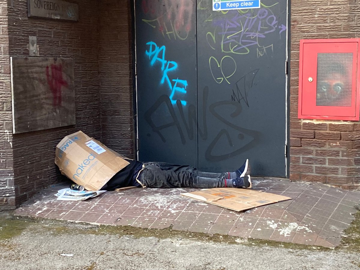 helpushelpsheff's tweet photo. Daily early morning outreach sessions take place in the city centre to identify and support the people who are sleeping rough. 

For more information about the support that's available to people, check the Help us Help website 📲

#Homelessness #RoughSleeper #Sheffield https://t.co/pS3c1LoAhX